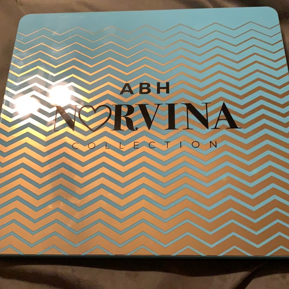 ABH Norvina Volume 2 Eyeshadow Palette